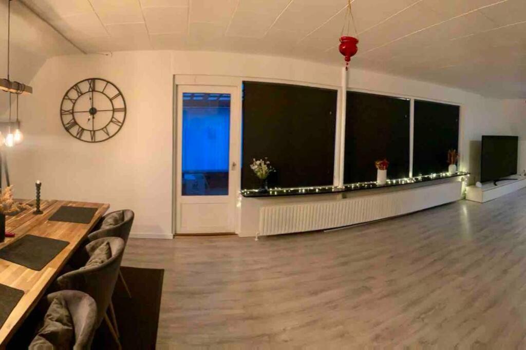 Big Villa In Stege Near Mons Klint With Trampolin מראה חיצוני תמונה